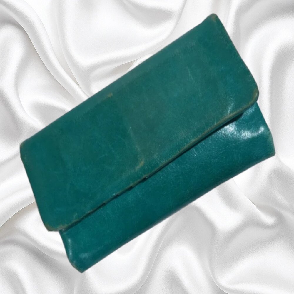 Status Anxiety Emerald Genuine Leather Audrey Clutch Wallet – Women’s  Accessory
